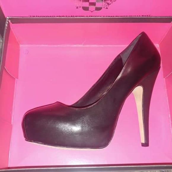 Vince Camuto heels size 10W - Picture 2 of 6